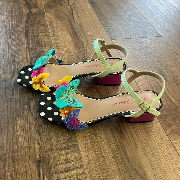 Betsy Johnson like new  Polka Dot Heels with Vibrant Butterfly Accents - Picture 2 of 11